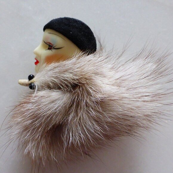 Beautiful Vintage Flapper Pin Brooch with Fur & Black Suede 1970s Collectible - Picture 1 of 7